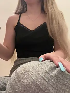 Holly-Glamour online show from 03.21.25