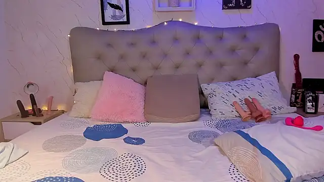 Snapshot of Antonella_Montanari chatting on 01.18.26 Antonella Montanari online show from 01.18.26