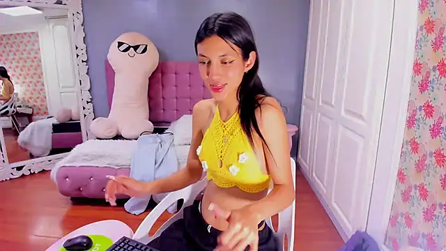 Iris Stone  online show from 12.26.24