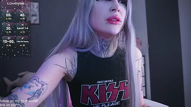 fraulein mooon online show from 12.17.25