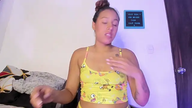 Snapshot of katia__dann chatting on 10.24.25 katia dann online show from 10.24.25