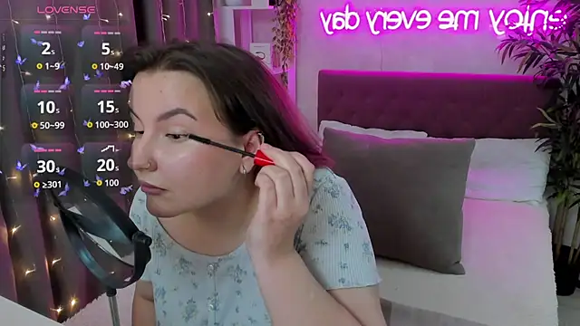 FeralPeach online show from 09.11.25