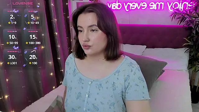 FeralPeach online show from 10.05.25