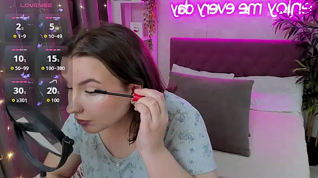 FeralPeach online show from 10.25.25