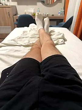 Snapshot of youngermansas chatting on 09.24.25 youngermansas online show from 09.24.25