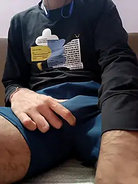 Snapshot of Collegeboywithbigweapan21 chatting on 01.01.25 Collegeboywithbigweapan21 online show from 01.01.25