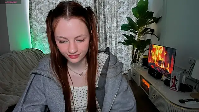 Alyssa Smitt online show from 06.04.26