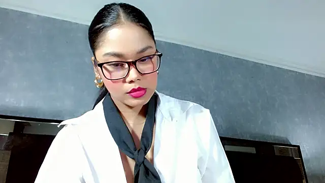 Snapshot of JasmineMoore chatting on 09.30.25 JasmineMoore online show from 09.30.25