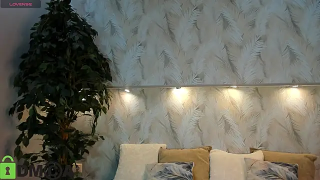 Ruth Oliver online show from 04.03.26