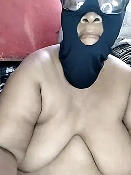 Snapshot of naughtygrannyXXX chatting on 11.12.25 naughtygrannyXXX online show from 11.12.25