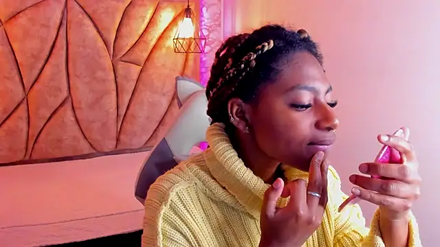 Snapshot of Queen_perla_ chatting on 01.16.25 Queen perla online show from 01.16.25