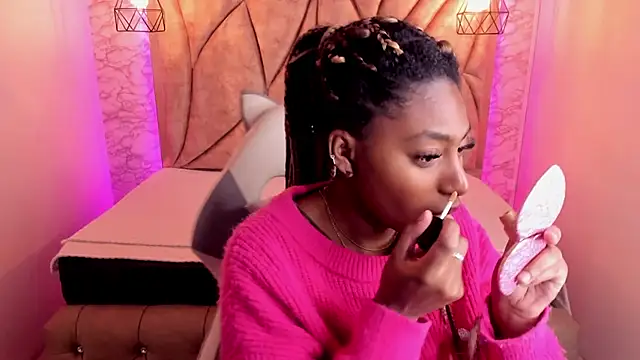 Snapshot of Queen_perla_ chatting on 01.22.25 Queen perla online show from 01.22.25