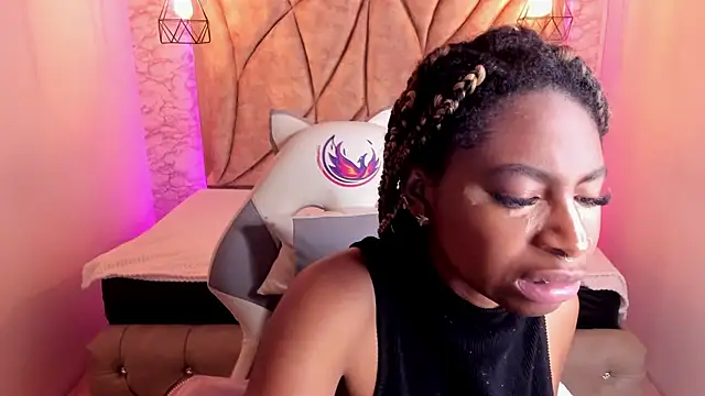 Snapshot of Queen_perla_ chatting on 01.24.25 Queen perla online show from 01.24.25