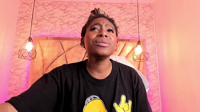 Snapshot of Queen_perla_ chatting on 01.29.25 Queen perla online show from 01.29.25