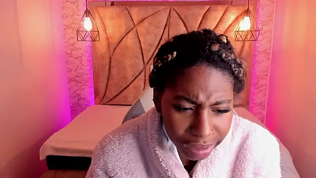 Snapshot of Queen_perla_ chatting on 01.30.25 Queen perla online show from 01.30.25