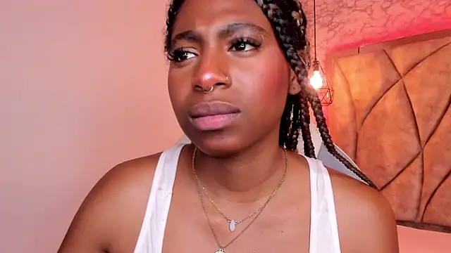 Snapshot of Queen_perla_ chatting on 02.07.25 Queen perla online show from 02.07.25