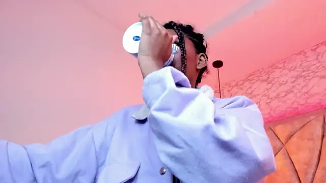 Snapshot of Queen_perla_ chatting on 02.08.25 Queen perla online show from 02.08.25