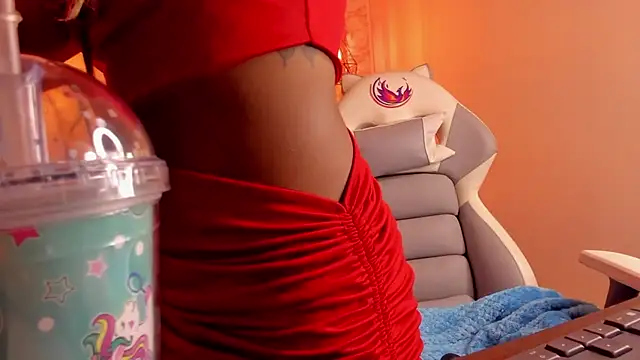 Snapshot of Queen_perla_ chatting on 02.14.25 Queen perla online show from 02.14.25