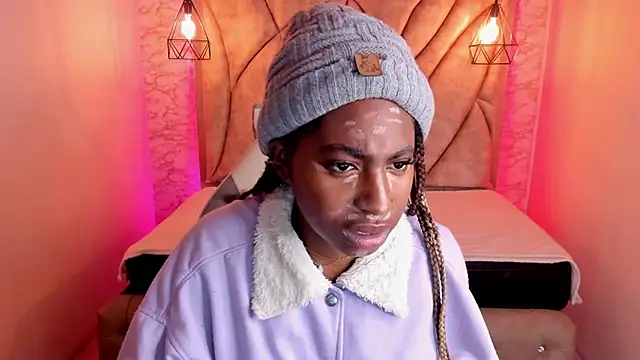 Snapshot of Queen_perla_ chatting on 02.16.25 Queen perla online show from 02.16.25