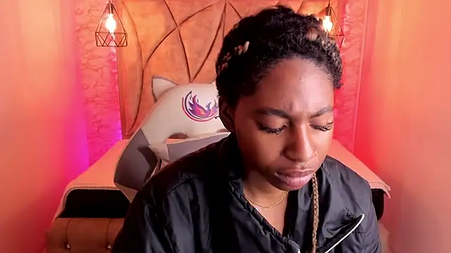 Snapshot of Queen_perla_ chatting on 02.17.25 Queen perla online show from 02.17.25