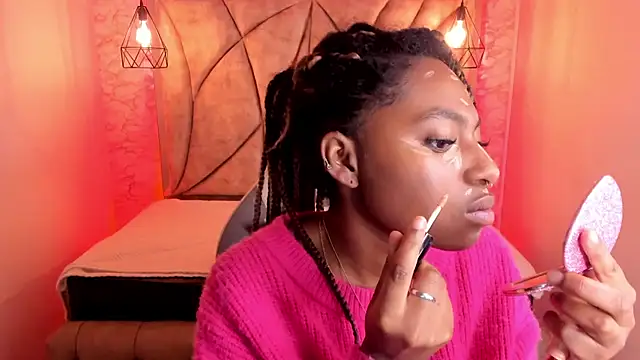 Snapshot of Queen_perla_ chatting on 02.20.25 Queen perla online show from 02.20.25