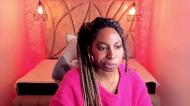 Snapshot of Queen_perla_ chatting on 02.20.25 Queen perla online show from 02.20.25