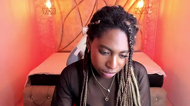 Snapshot of Queen_perla_ chatting on 02.21.25 Queen perla online show from 02.21.25