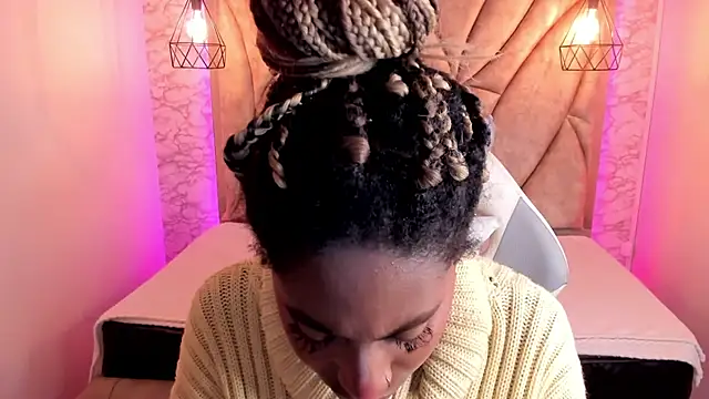 Snapshot of Queen_perla_ chatting on 02.23.25 Queen perla online show from 02.23.25