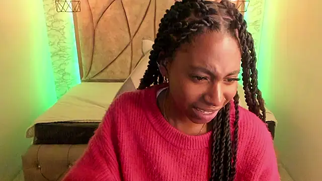 Snapshot of Queen_perla_ chatting on 02.28.25 Queen perla online show from 02.28.25