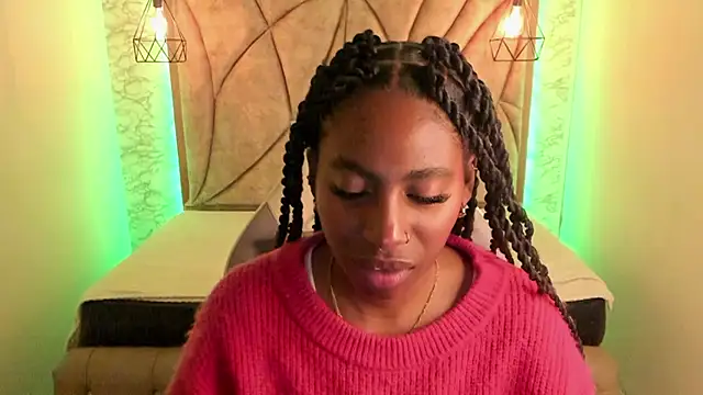 Snapshot of Queen_perla_ chatting on 02.28.25 Queen perla online show from 02.28.25