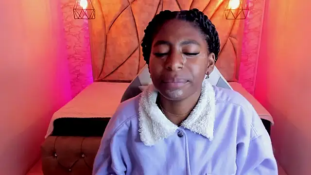 Snapshot of Queen_perla_ chatting on 03.04.25 Queen perla online show from 03.04.25