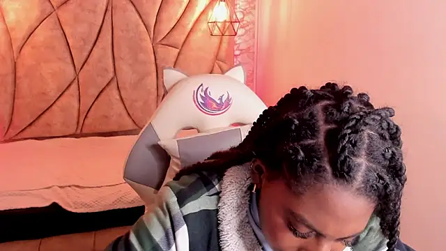 Snapshot of Queen_perla_ chatting on 03.12.25 Queen perla online show from 03.12.25