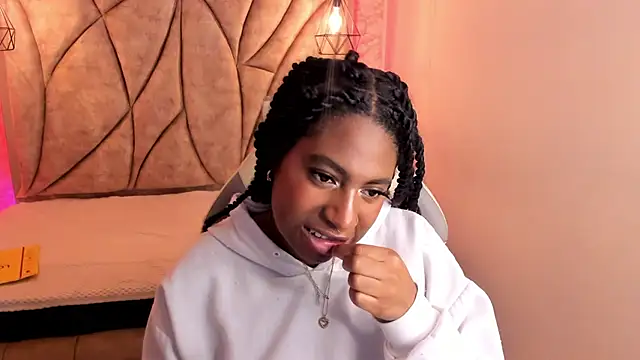 Snapshot of Queen_perla_ chatting on 03.13.25 Queen perla online show from 03.13.25