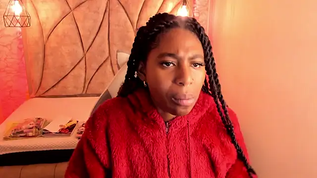 Snapshot of Queen_perla_ chatting on 03.14.25 Queen perla online show from 03.14.25