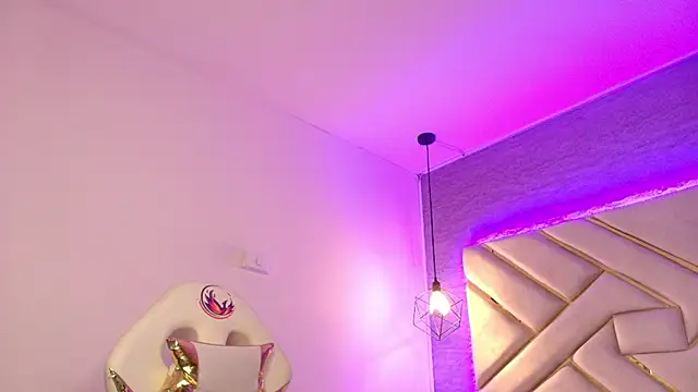 Snapshot of Queen_perla_ chatting on 03.21.25 Queen perla online show from 03.21.25