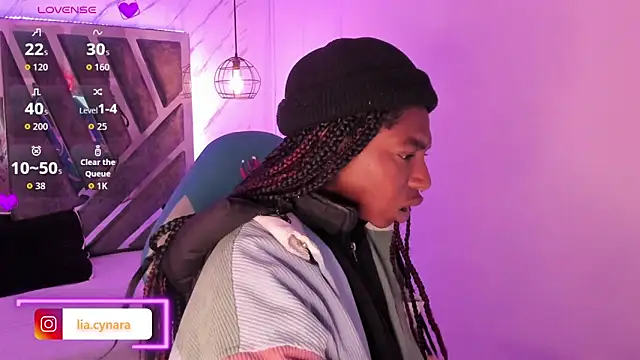 Snapshot of Queen_perla_ chatting on 09.16.25 Queen perla online show from 09.16.25