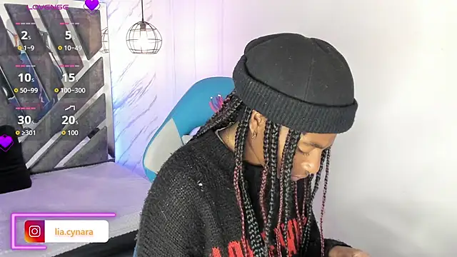 Snapshot of Queen_perla_ chatting on 09.17.25 Queen perla online show from 09.17.25