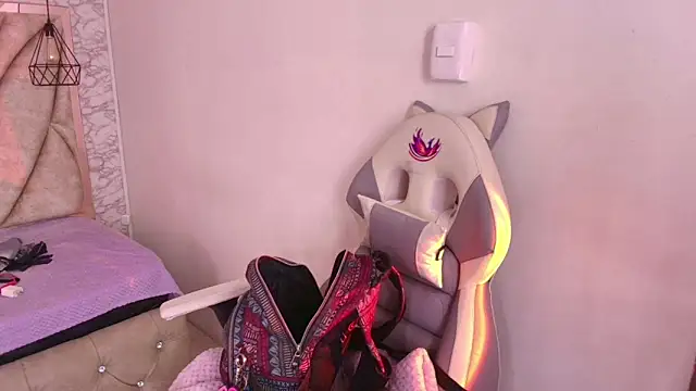 Snapshot of Queen_perla_ chatting on 11.29.25 Queen perla online show from 11.29.25