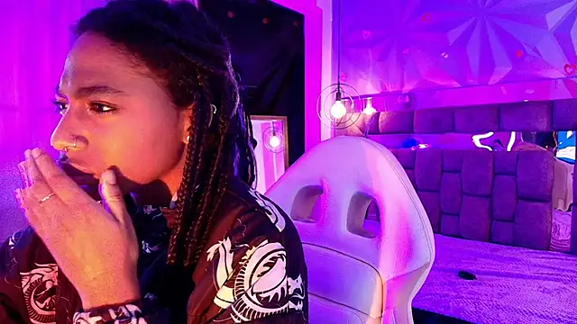 Queen perla  online show from 02.22.26