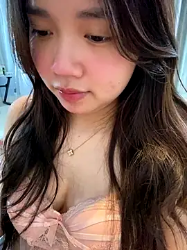 Hotellinh12 online show from 12.18.25