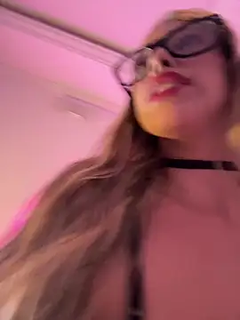 Snapshot of Amanda-sweet chatting on 02.13.25 Amanda-sweet online show from 02.13.25