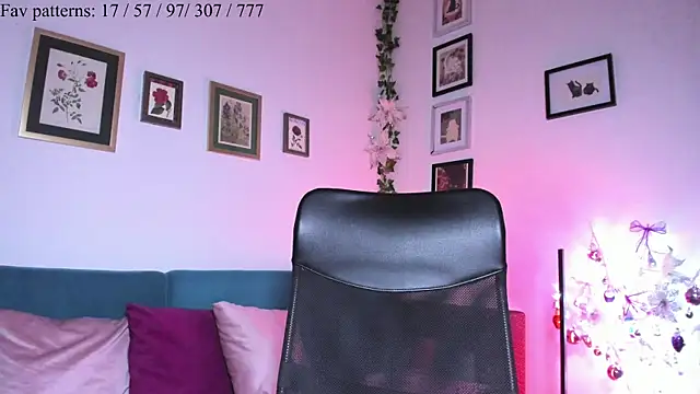 Conlosmichis online show from 12.12.24