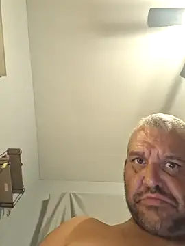 Snapshot of silkstroker6981 chatting on 09.19.25 silkstroker6981 online show from 09.19.25