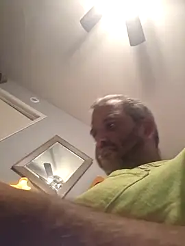 Snapshot of silkstroker6981 chatting on 09.26.25 silkstroker6981 online show from 09.26.25