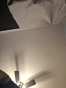 Snapshot of silkstroker6981 chatting on 09.30.25 silkstroker6981 online show from 09.30.25