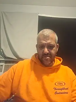 Snapshot of silkstroker6981 chatting on 11.10.25 silkstroker6981 online show from 11.10.25