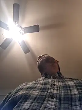 Snapshot of silkstroker6981 chatting on 01.18.26 silkstroker6981 online show from 01.18.26