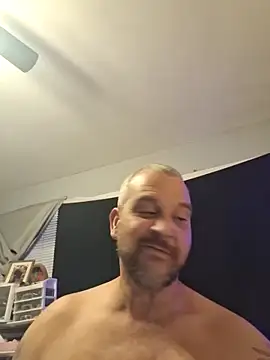 Snapshot of silkstroker6981 chatting on 02.25.26 silkstroker6981 online show from 02.25.26