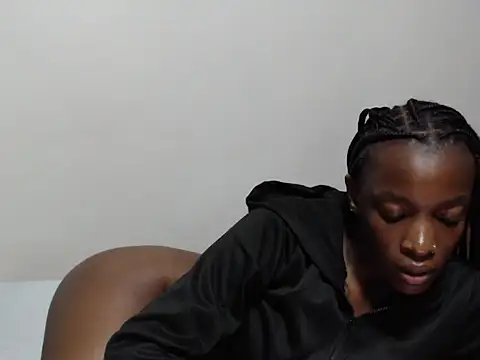 Snapshot of belinda_waridi chatting on 11.16.25 belinda waridi online show from 11.16.25