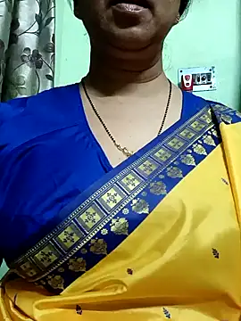 Snapshot of Rosy-B chatting on 12.22.24 Rosy-B online show from 12.22.24